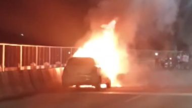 Mumbai Car Fire: Moving Vehicle Catches Fire on Krishna Bridge, Driver Escapes Unhurt (Watch)