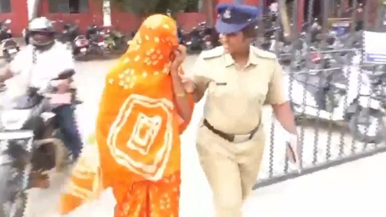 Black Magic Inside Karnataka Court? Woman Arrested After Allegedly Sprinkling Mustard Seeds on Judge&rsquo;s Chair (Video)