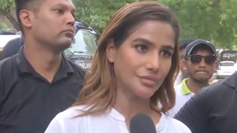 Poonam Pandey Extends Support to NEET Protesters at Jantar Mantar, Says &lsquo;Let&rsquo;s Not Turn This Into a Religious Issue&rsquo; (Watch Video)