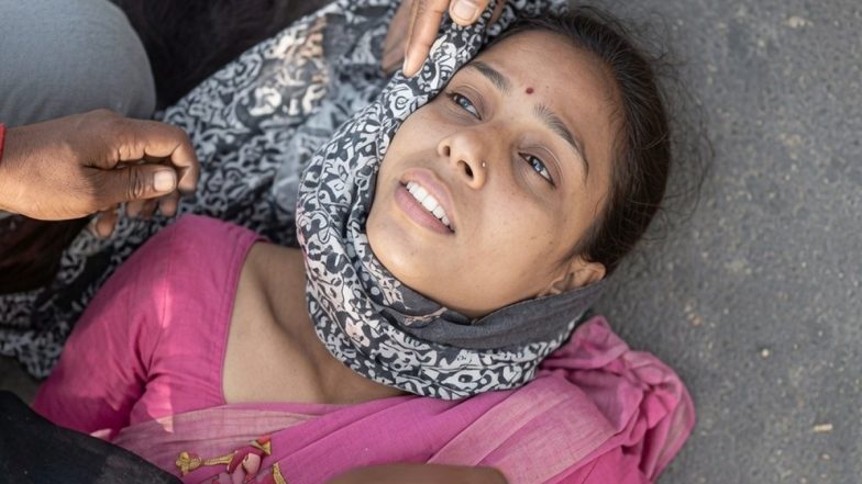 Madhya Pradesh Teacher Suffers 2 Broken Ribs After Bystanders Mistake Heat-Induced Fainting for Heart Attack (Watch Video)