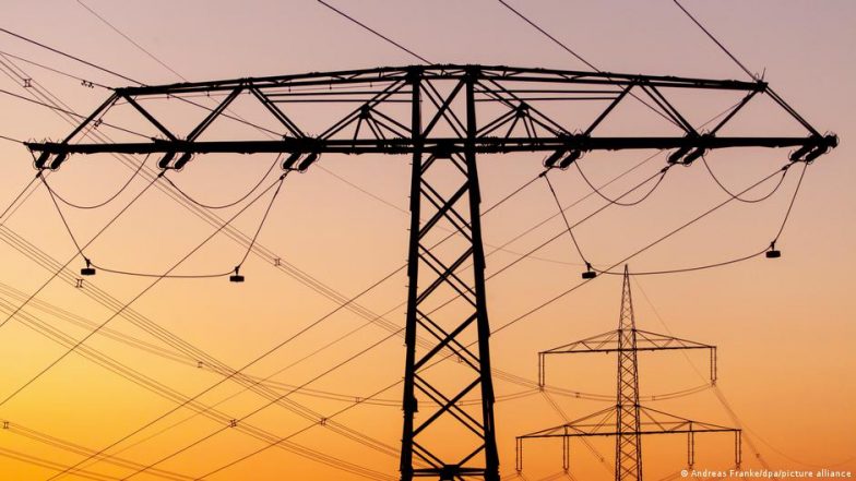 Why Heat Waves Heighten the Risk of Blackouts