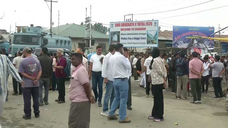 India News | Another Batch of Amarnath Pilgrims Leaves Srinagar for Baltal Amid Tight Security