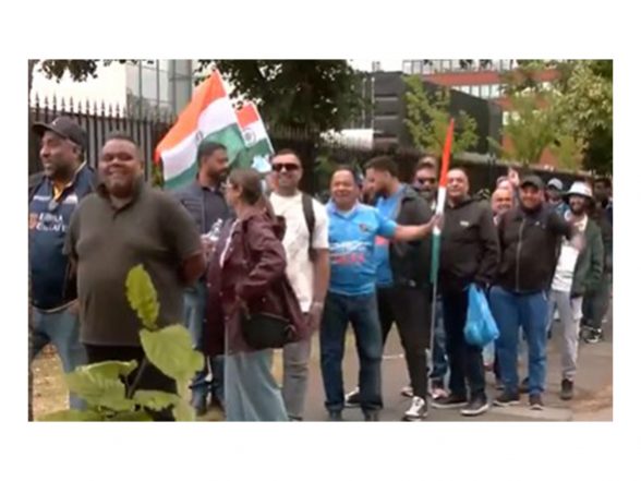 Ψυχαγωγικά Νέα | IND vs ENG: Οι οπαδοί της Team India συγκεντρώνονται στο γήπεδο κρίκετ του Μάντσεστερ με τρίχρωμα