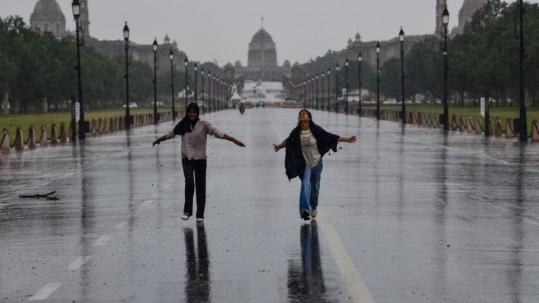 India News | Moderate to Heavy Rain, Thunderstorm with Gusty Winds Likely in Several Parts of Delhi