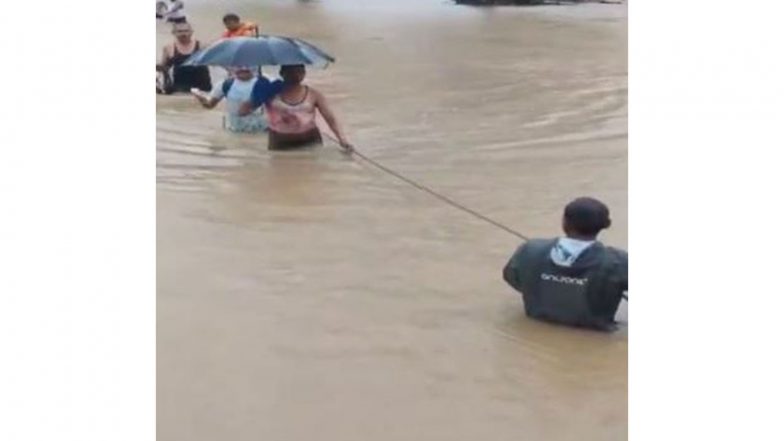 India News | Chhattisgarh: 14 Labourers Stranded in Floodwaters Rescued in Gariaband