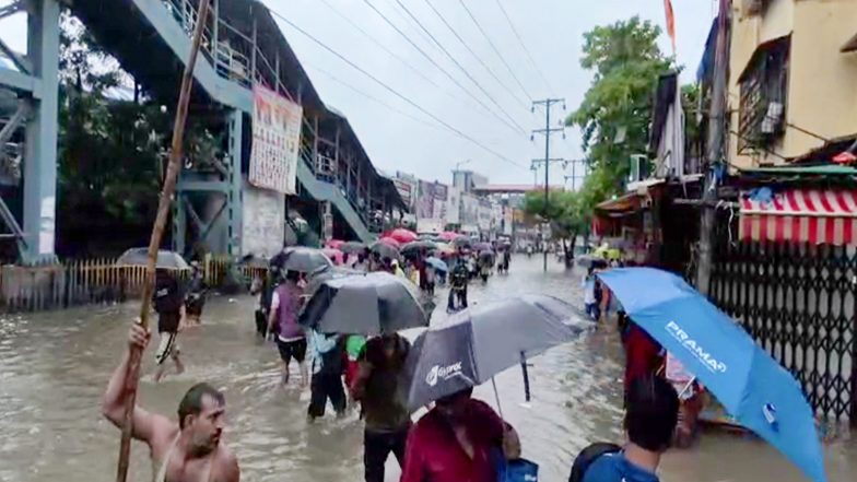 India News | Mumbai Rains: SDMA Advises Work from Home for Private Offices, Half-day for Non-essential Govt Offices