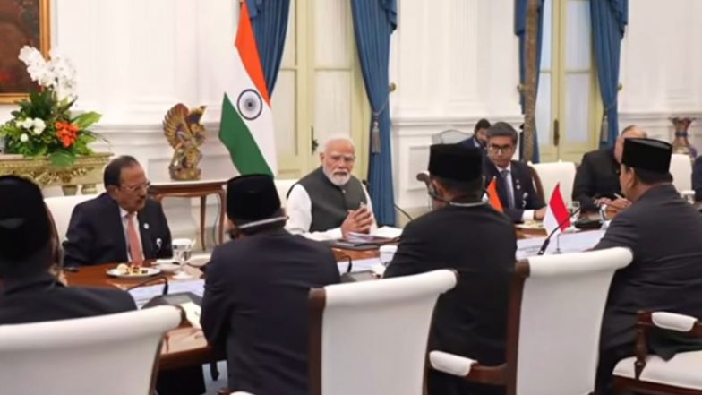 World News | PM Modi Holds Delegation Level Talks with Indonesian President Prabowo Subianto