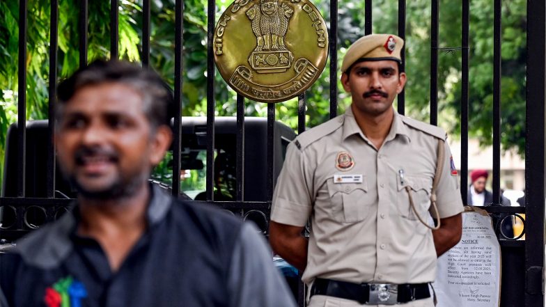 India News | Myanmar Refugee Challenges DU Passport Rule in Delhi HC, Seeks Admission Without Passport