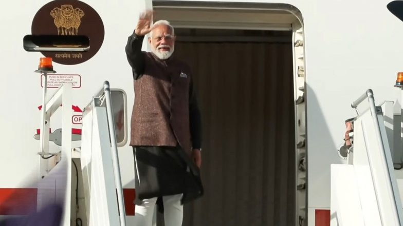 World News | PM Modi Emplanes for Auckland, New Zealand from Melbourne for Final Leg of His Three-nation Tour