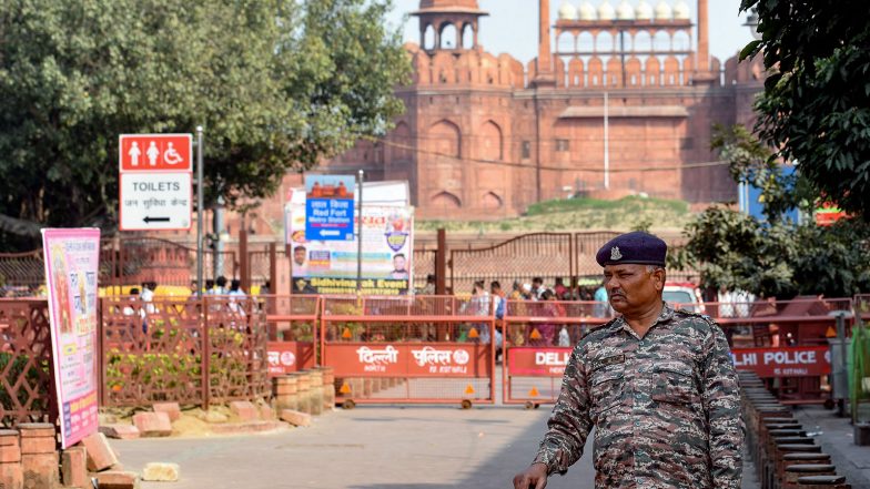 India News | Hoax Threat Call to Blow Up Red Fort Triggers Security Alert in Delhi