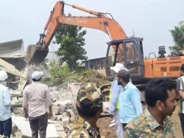 India News |    Jagan Mohan Reddy Alleges Farmers Forcibly Dragged from Their Fields, Crops Destroyed in Name of Amravati Land Acquisition