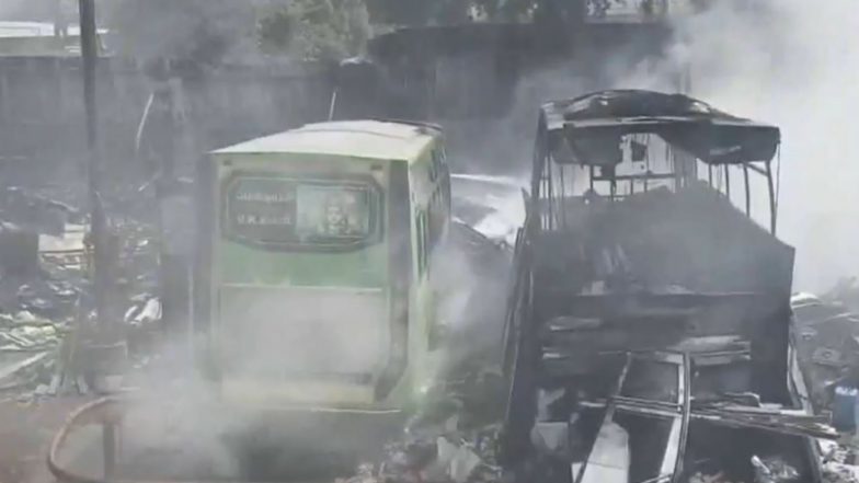 India News | Fire Breaks out at Bus Body-building Unit in Tamil Nadu's Karur; 3 Buses Gutted