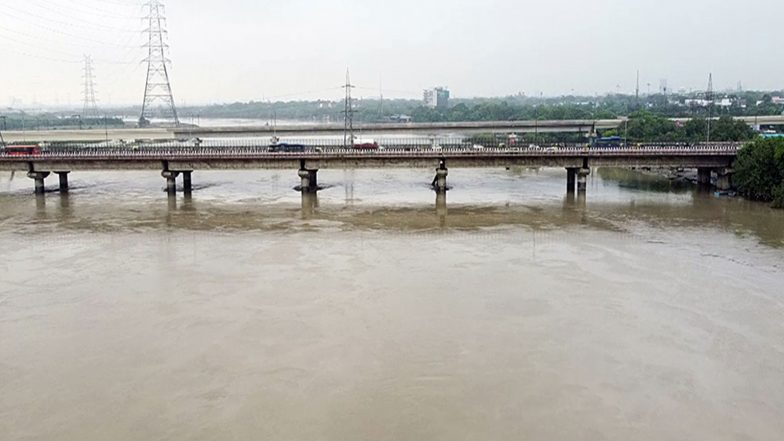 India News | Delhi: 4 Minors Drown in Yamuna River at Hiranki Village; 2 Bodies Recovered, Search on for Others