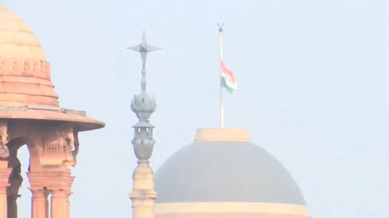 World News | India Mourns Qatar's Former Emir Sheikh Hamad Bin Khalifa Al-Thani Demise, Flies Tricolour at Half-mast