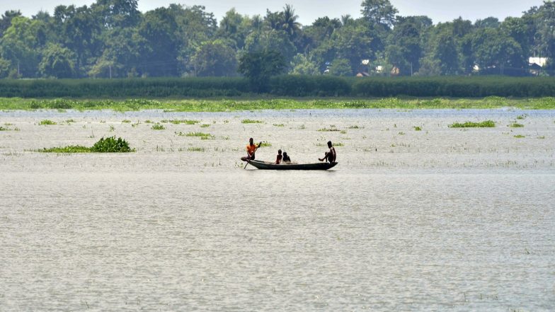 India News | President Murmu, PM Modi Condole Loss of Lives Due to Boat Capsizing in Bengal; Ex Gratia Announced