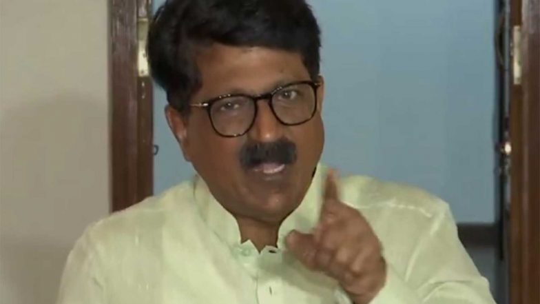 India News | Shiv Sena (UBT) Issues Notice to Defected MPs, Warns Against Merger with Eknath Shinde's Camp