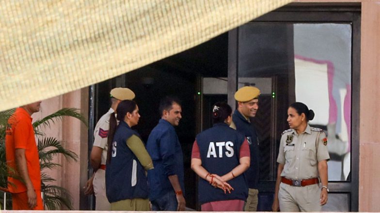 India News | Maharashtra ATS Begins Questioning 66 People from Pune District over Online Links with Pakistani Gangster Shehzad Bhatti
