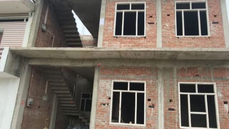 India News | Authorities Paste Notice on Ram Mandir Theft Accused Lavkush Mishra's Newly Constructed House, Sealing Warning Issued