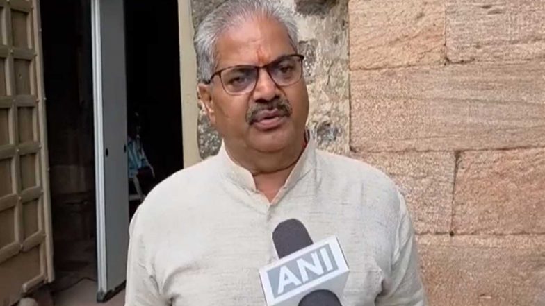 India News | Bhojshala Mukti Yagna Convener Urges Administration to Facilitate Namaz Outside 300-metre Radius of Complex