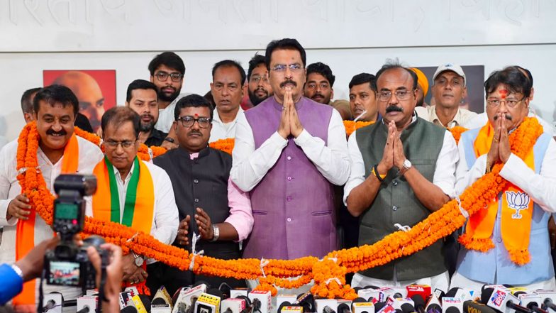 India News | Jan Suraaj Party Suffers Major Setback as Several Leaders Including KC Sinha, Bittu Singh Join BJP in Patna