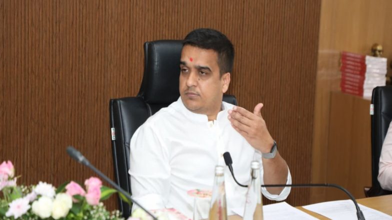 India News | Gujarat Cabinet Authorises District Collectors to Arrange Fodder in Low Rainfall Areas