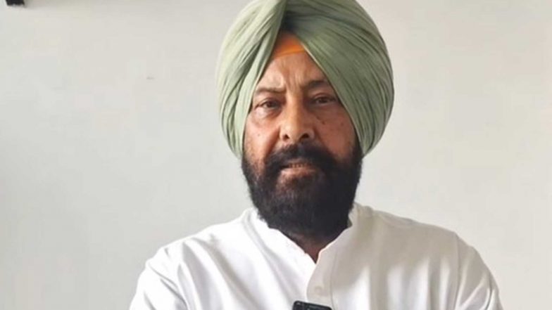 India News | BJP Punjab President Kewal Singh Dhillon Visits Fields of Affected Farmers in Patton Village, Mohali; Assures Rock-solid Support
