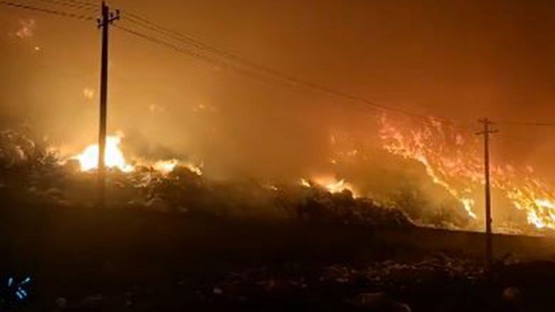 India News | Tamil Nadu: Massive Fire Breaks out at Karur Municipal Garbage Dump; Firefighters Battle Blaze