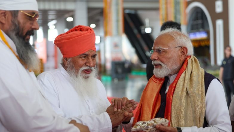 India News | PM Modi Meets Sant Niranjan Dass, Lauds His Contribution to Spiritual Awareness and Social Welfare