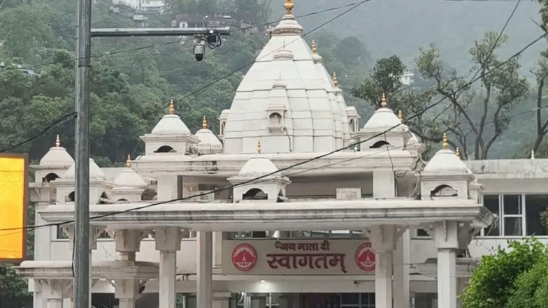 India News | J-K: Vaishno Devi Yatra Remains Suspended Due to Adverse Weather; Devotees Express Disappointment