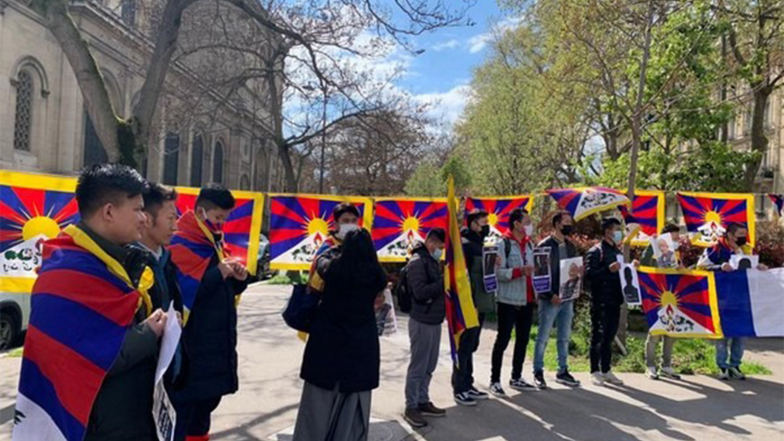 World News | Himachal: Tibetans Commemorate Monk Lobsang Lozin on His Self-immolation Protest's 14th Anniversary