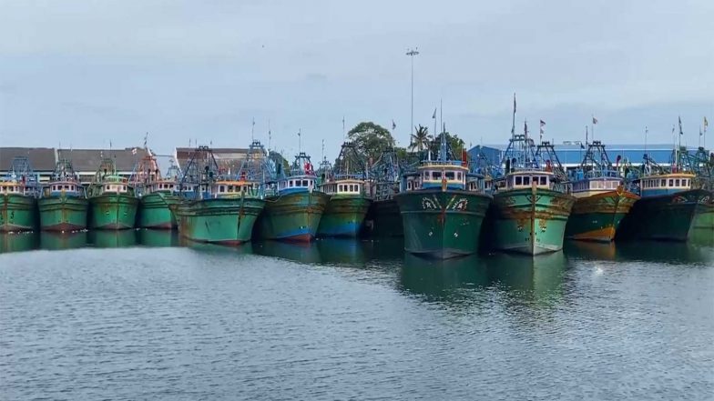 India News | Tamil Nadu: Mechanised Boat Fishermen Unable to Venture into Sea After Damaged Boat Gets Stuck on Sandbar in Thoothukudi