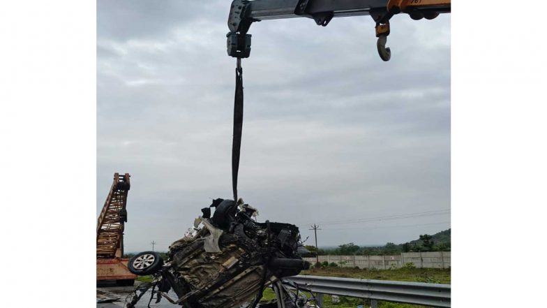 India News | Maharashtra: 5 Killed, One Injured After Truck Crashes into Car on Samruddhi Expressway