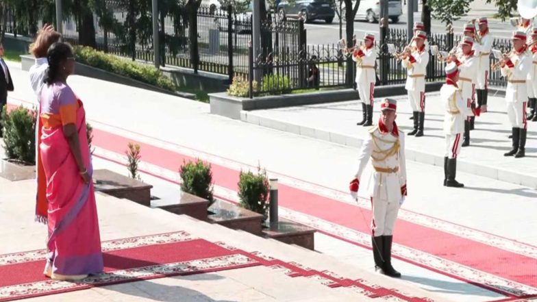 World News | President Droupadi Murmu Receives a Ceremonial Welcome in Moldova During the First-ever State Visit