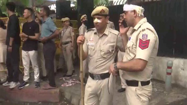 India News | They Threw Bricks and Flower Pots at Us, Says Injured Delhi Police ASI