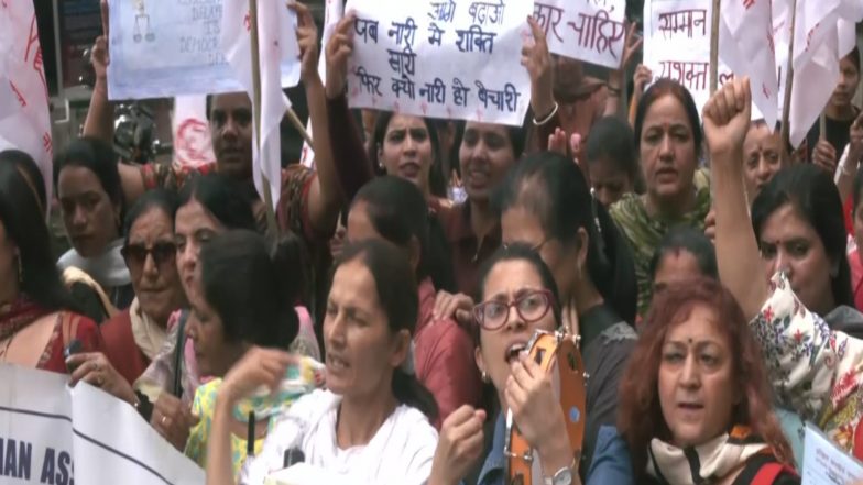 India News | Women March to Lok Bhawan in Shimla, Demand Immediate Implementation of Women's Reservation Act