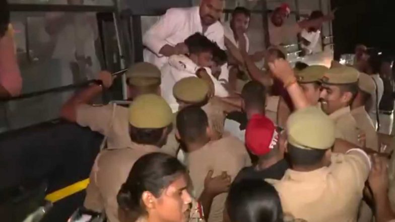India News | SP Workers Protest Detention of Akhilesh Yadav, Condemn Police Action on Students