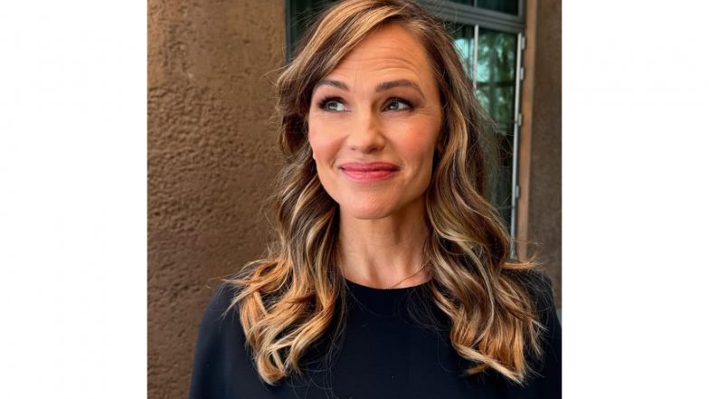 Entertainment News | Jennifer Garner, Judy Greer Spotted Filming Netflix's '13 Going on 30' Reimagining