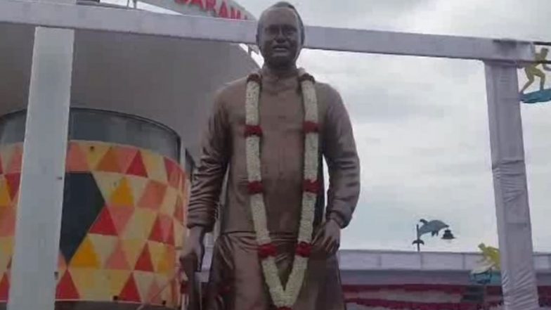 India News | Maharashtra Deputy CM Sunetra Pawar Unveils Statue of Late Ajit Pawar in Baramati on His Birth Anniversary