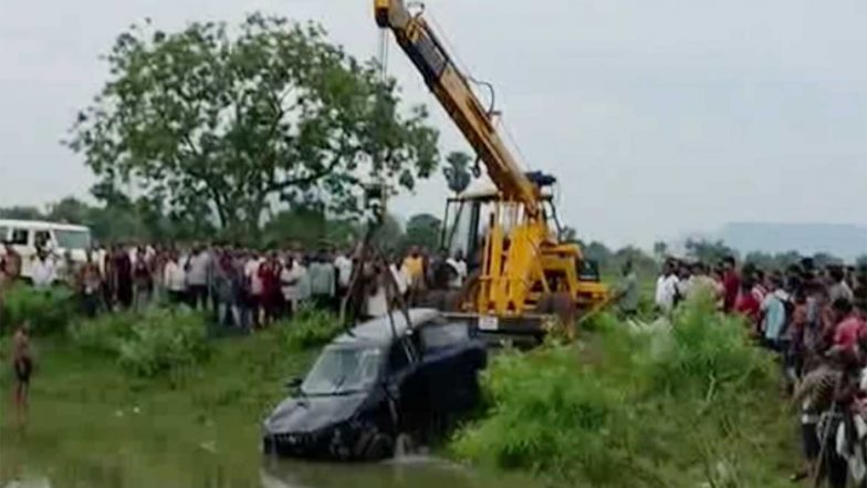 India News | Odisha: 5 Killed, 2 Rescued After Wedding Party Vehicle Plunges into Dhenkanal Pond