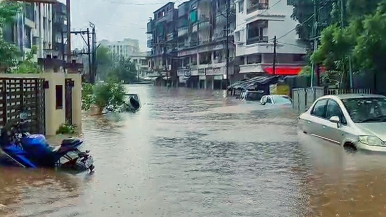India News | Gujarat Floods: Government Steps Up Rescue and Relief Operations in Navsari and Valsad Amid Heavy Rainfall