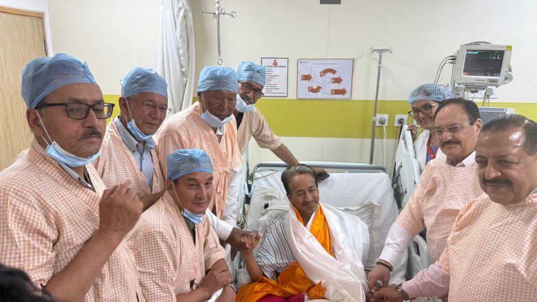 India News | Sonam Wangchuk Ends His Hunger Strike After 26 Days in Presence of  MoS Jitendra Singh, Health Minister JP Nadda
