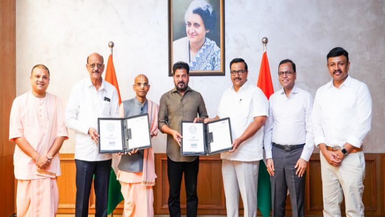 India News | Telangana: CM Revanth Reddy Orders Officials to Develop Indiramma Housing Colonies in Hyderabad's Core Urban Region