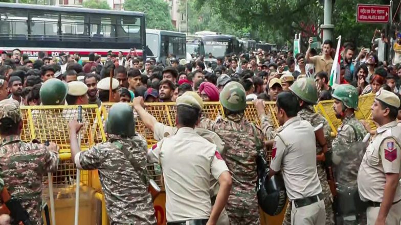 India News | First FIR in Parliament Protest Violence Invokes Attempt to Murder Charge; Police Detail Sequence of Events