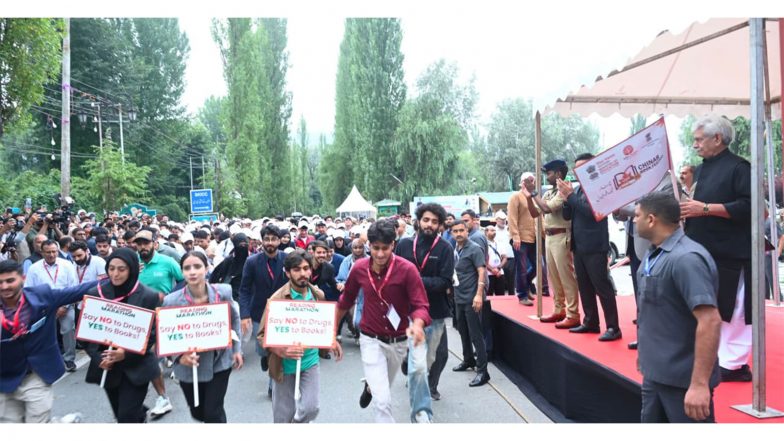 Sports News | J&K: LG Manoj Sinha Flags off Reading Marathon at Chinar Book Festival