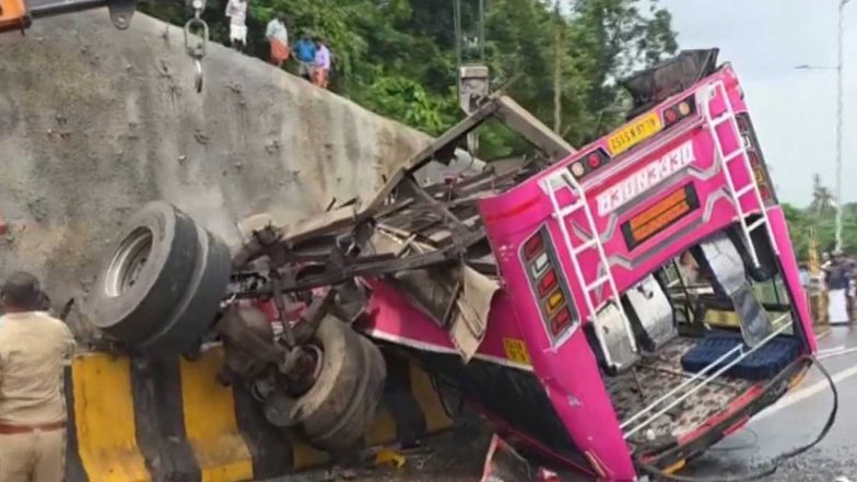 India News | Keralam: 1 Killed, over 20 Injured as Private Bus Overturns Near Kuttippuram