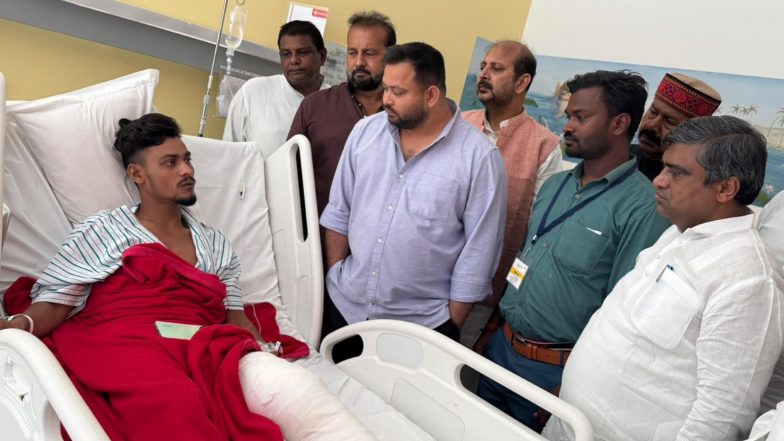 India News | Bihar LoP Tejashwi Yadav Meets Injured Siwan Protesters at Medanta Hospital