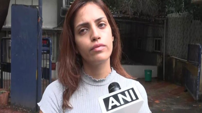 Entertainment News | Viral Mumbai Model Who Stopped Police Van During NEET Protest Files Cyber Complaint over Online Harrasment