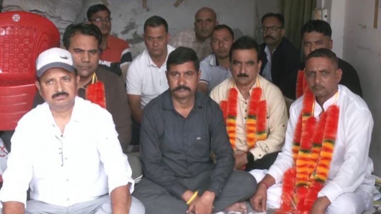 India News | Himachal Primary Teachers Continue Chain Hunger Strike for Third Day, Demand Rollback of School Complex System