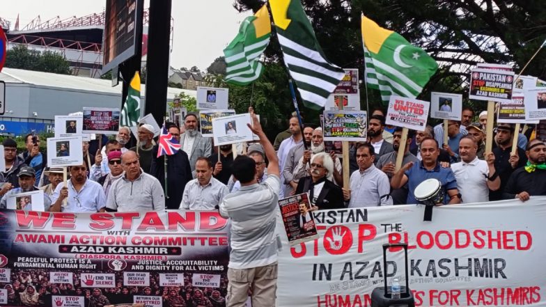 World News | Kashmiri Activists Protest Outside Pakistan Consulate in Bradford in UK over PoJK Killings