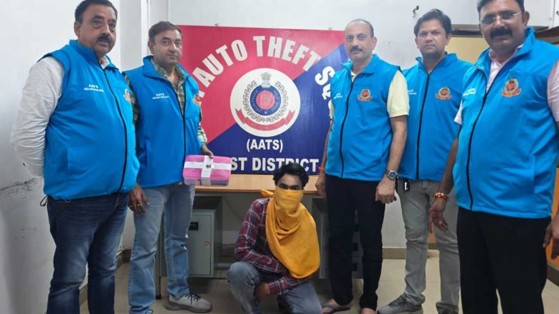 India News | AATS Arrests Illegal Arms Supplier in East Delhi; Semi-automatic Pistol, Live Cartridges, Scooter Recovered